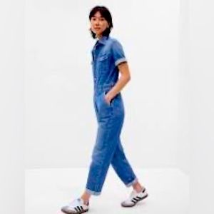 Gap denim jumpsuit petite size 6